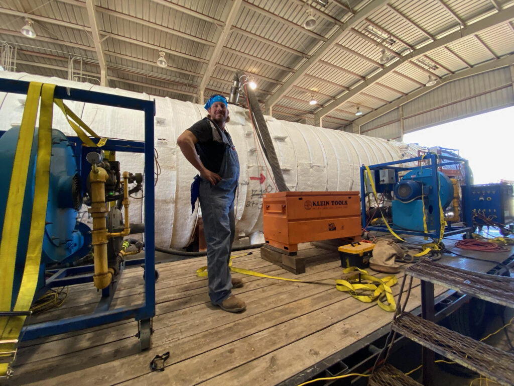 GCC technician on-site during pressure vessel PWHT heat treatment job
