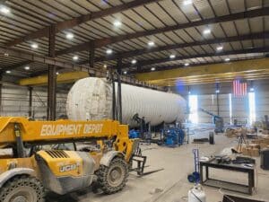 Gulf Coast Combustion crew wrapping a large pressure vessel for on-site PWHT